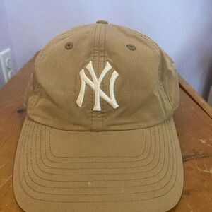 Tan Lightweight Yankees 47 Clean Up hat